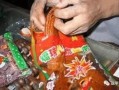 辣条新闻爆料视频,揭秘行业黑幕，食品安全引关注